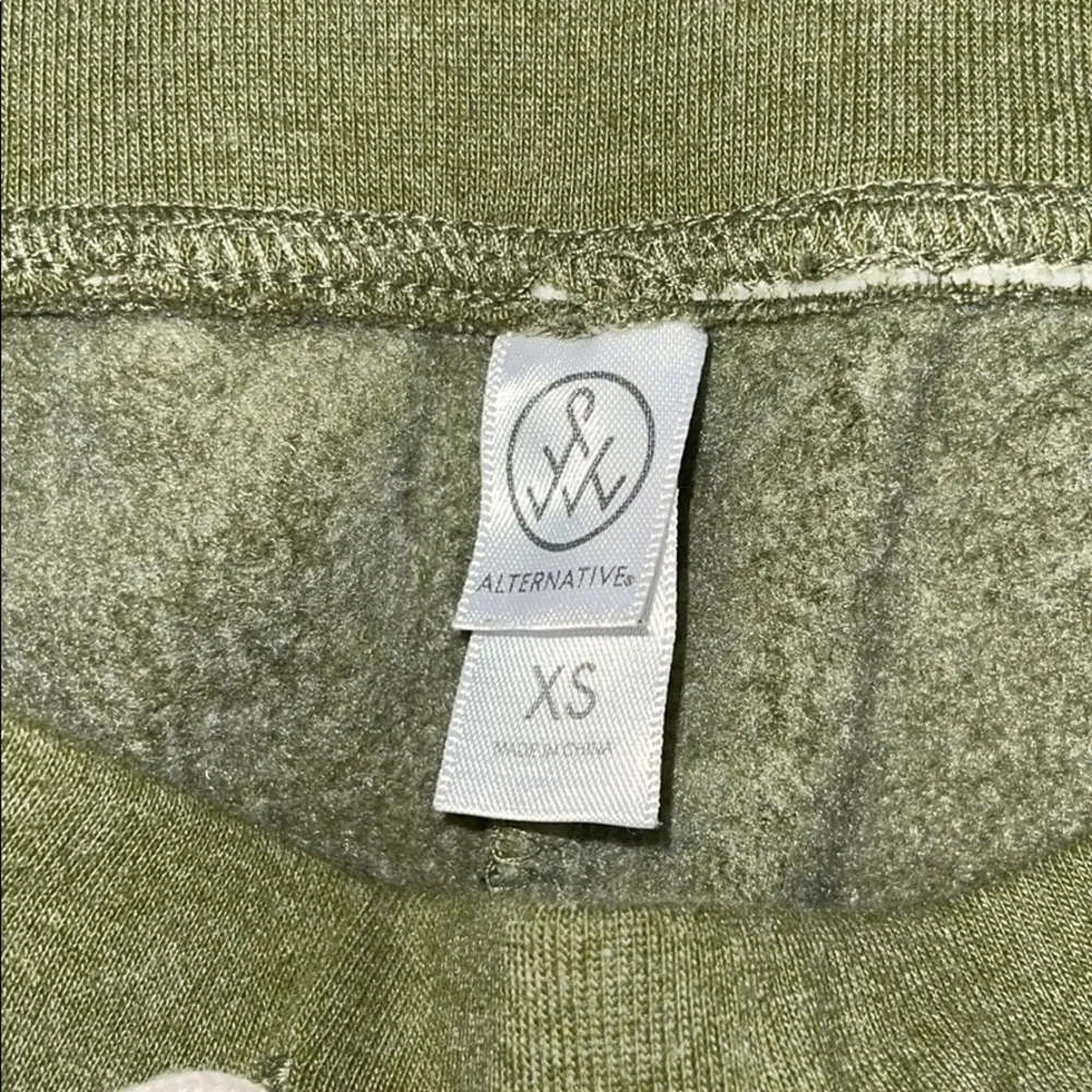 Green Camo Alternative Cozy Joggers Size XS - Picture 3 of 4